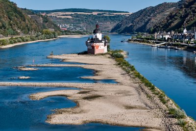 Река Рейн може да се раздели на две заради ниското ниво на водите