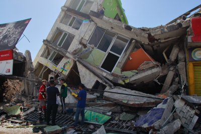 Колумбия след труса: В страната е обявено извънредно положение