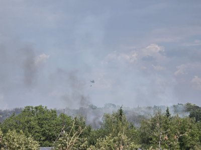 Два хеликоптера "Кугър" се включиха в гасенето на пожара в Асеновградско (СНИМКИ)