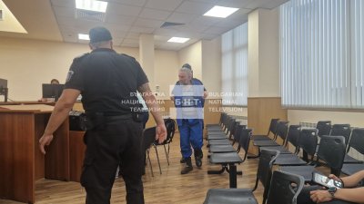 Съдът в Пловдив остави в ареста бившия полицай, обвинен за убийството на млад мъж в Съединение