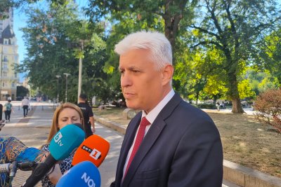 Военният министър Димитър Стоянов успокои: Пряка заплаха за националната ни сигурност няма