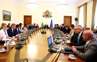 Румен Радев: Пет вертолета и &bdquo;Спартан&ldquo; са в готовност за борба с пожарите