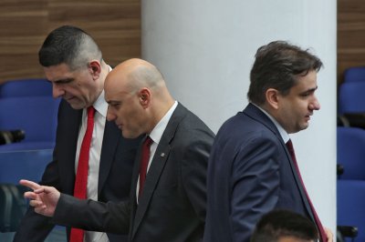 От ДБ определиха първите 100 дни на кабинета "Радев" като овладяване на проваления модел и нови рискове вместо промяна