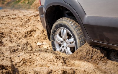 Санкционират шофьор, паркирал автомобила си на дюните край Китен