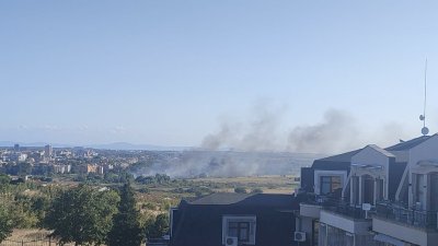 Пожар избухна край Слънчев бряг, огънят е локализиран