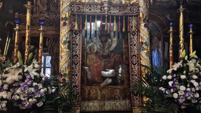 Храмовият празник на Троянския манастир: Литийно шествие с чудотворната икона "Света Богородица Троеручица"
