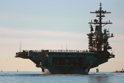 Скандал в американския флот: Военни живеят месеци наред при тежки условия