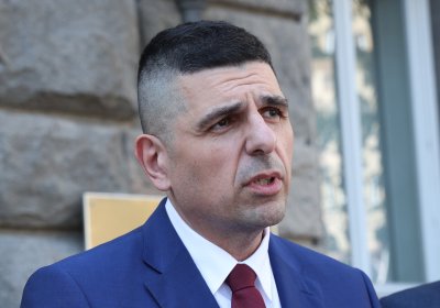 Ивайло Мирчев за руския самолет прелетял над България: Старата руска хибридка