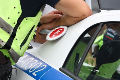 Шофьор на влекач с ремарке е задържан заради опит за подкуп на полицейски служители на АМ &bdquo;Тракия&ldquo;