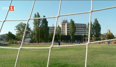 Стадион &bdquo;Тодор Диев&ldquo; в Пловдив отново събира деца и футболисти