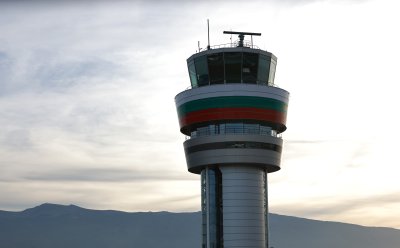 Професия ръководител на полети: Как се управлява натовареният въздушен трафик?