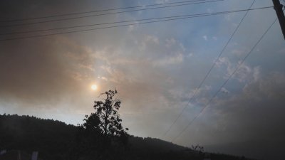 Пожар бушува в района на северомакедонското село Бигла, близо до България