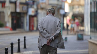 НОИ: 810 000 души в България получават минимална пенсия