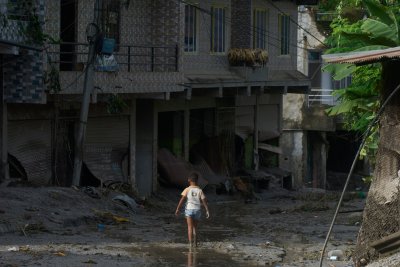 Българин изчезна в Тибет след бедствието, българката от епицентъра е спасена (ОБЗОР)