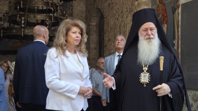Президентът Илияна Йотова на посещение в Бачковския манастир: 633 години от падането на Търново под османска власт