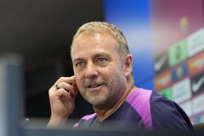 Флик: Доволен съм от настоящия състав на Барселона