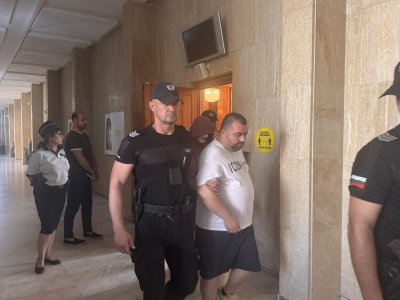 Оставиха в ареста двамата мъже, готвили трафик на дрога с подводен дрон
