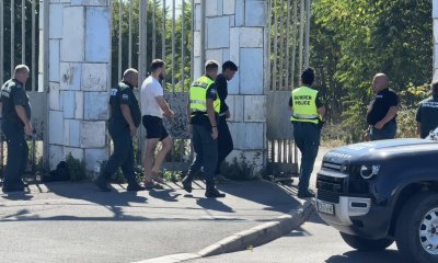 Задържаха каналджия след полицейско преследване в Бургас, издирват нелегални мигранти (СНИМКИ)