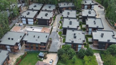 Собственикът на имотите в &ldquo;Баба Алино&rdquo; оспорва спирането на тока в местността