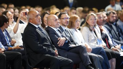 Повече от 700 делегати от всички структури на ГЕРБ се събраха на Национално събрание на партията