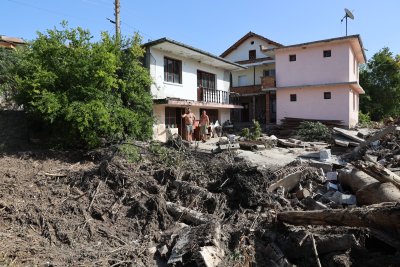 В община Струмяни започва дезинфекция на почистените след наводнението улици и обекти