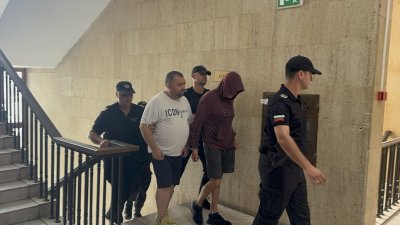 Оставиха в ареста двамата мъже, задържани с близо 100 кг марихуана в Бургаско