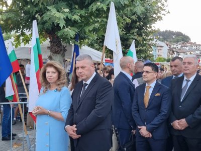 Президентът Илияна Йотова участвав откриването на 25-о издание на Националния фолклорен фестивал за двугласнопеене и народна песен в Неделино