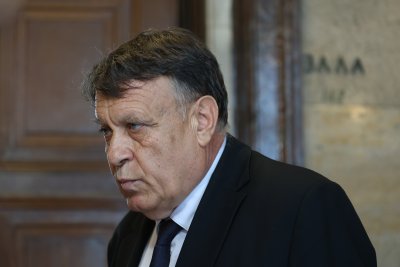 Делегираните бюджети остават, МОН ще отчита и качеството на обучението