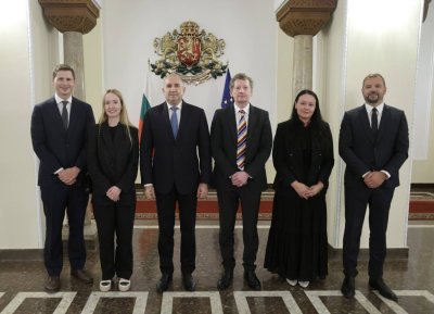 Премиерът Румен Радев проведе среща за постигнатия от България напредък за излизане от сивия списък за пране на пари
