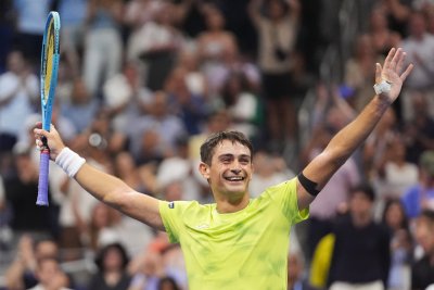Мариано Навоне елиминира болен Новак Джокович от US Open в драматичен петсетов мач