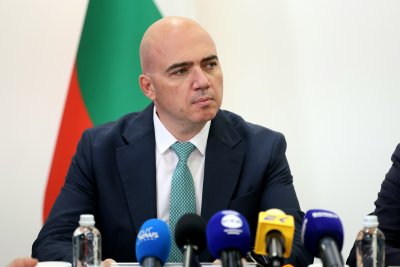 Няма драстичен спад на туристите през летния сезон у нас, отчете министърът на туризма Илин Димитров