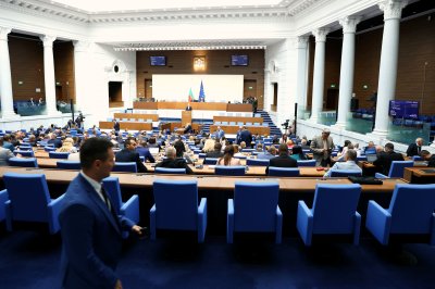 Парламентът одобри промени в Закона за висшето образование