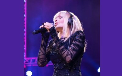 Голямата Лили Иванова пее пред хиляди почитатели в центъра на София