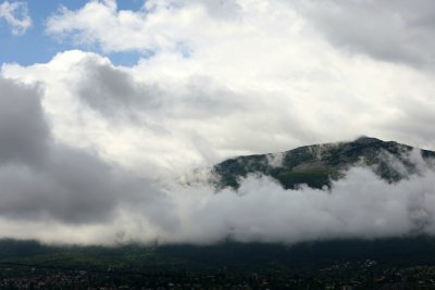До 35&deg; утре, следобедни валежи ще има в началото на новата седмица