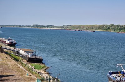 Barge Freed After Stuck in Sand on Danube near Batin