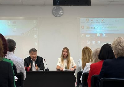 МОН: Всички учебници са доставени, ремонтите в близо 500 училища са приключили