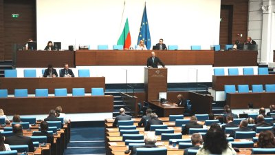 Премиерът отговори на критиките на опозицията за Русия, бюджета и службите