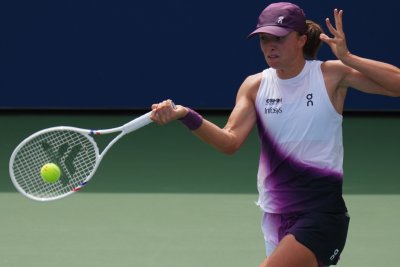 Ига Швьонтек продължава уверено напред на US Open