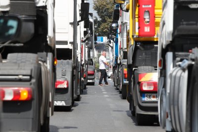Протестите на превозвачите от Западните Балкани: Трябва да се намери прагматично решение за ограничения престой