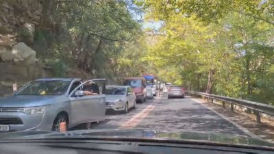 Интензивен трафик в Кресненското дефиле, верижна катастрофа затрудни движението