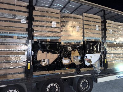 Близо 900 000 къса контрабандни цигари задържаха митнически служители в района на Видин