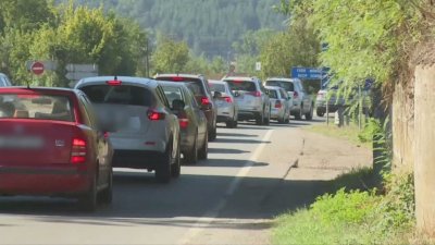 Интензивен трафик в района на Кресна: Отново километрични опашки към Гърция