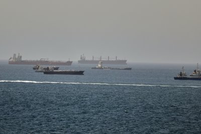 Експлозии в Персийския залив: Американската армия унищожи три ирански петролни танкера