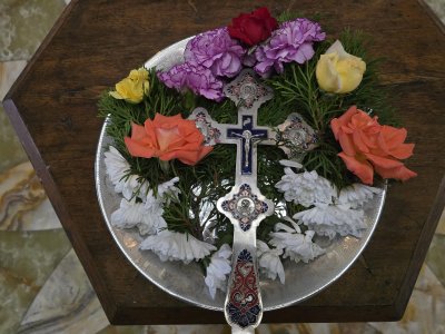 Orthodox Church Marks the Feast of the Exaltation of the Holy Cross (PHOTOS)