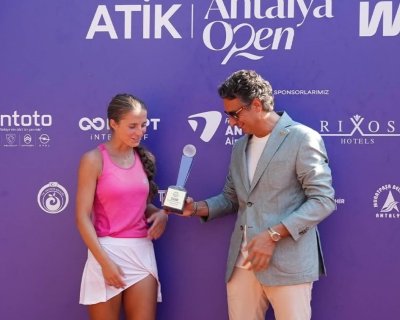 Елизара Янева и Росица Денчева с нови върхове в WTA, Елена Рибакина оглави света