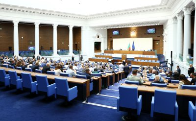 Депутатите обсъждат промените в Закона за Търговския регистър