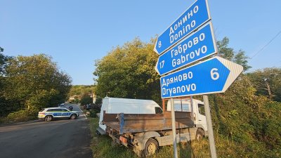 Пожарът в склада на "ЕМКО" край Горни Върпища е окончателно потушен