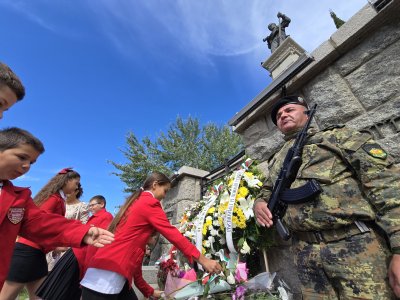Денят на независимостта: Тържествено отбелязване на празника в цялата страна