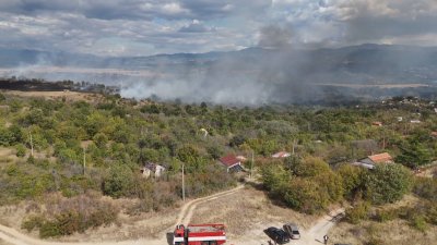 Подозират умишлен палеж за пожара в хисарското село Михилци