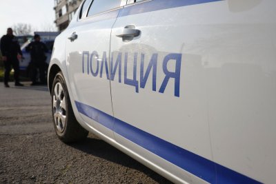 Двама мъже са задържани след сигнал за блокирани работници в района на Паметника на свободата на връх Шипка